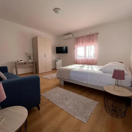 ゲストハウス Sobe Lea